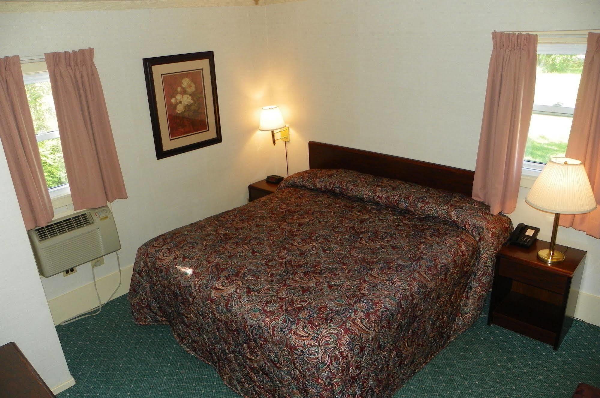 Rainbow Motel Макино Сити Екстериор снимка